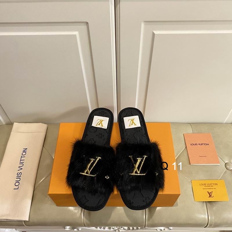 LV Women's Slippers 147